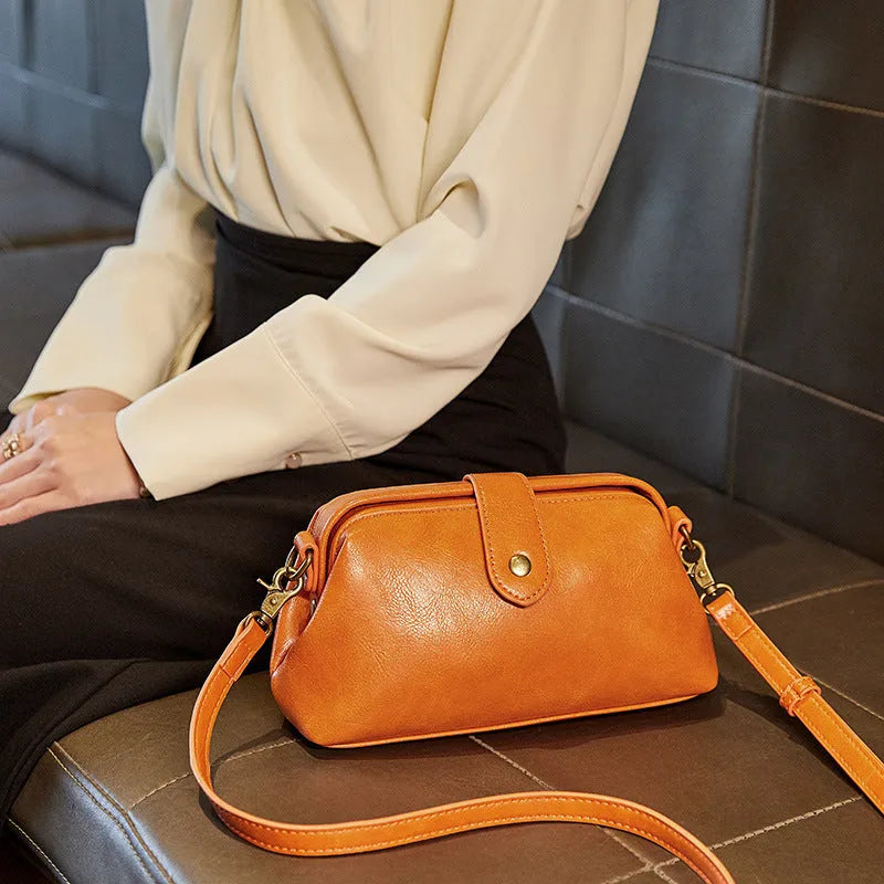 Trend Retro women's messenger bag in brown PU clamshell design with horizontal square shape