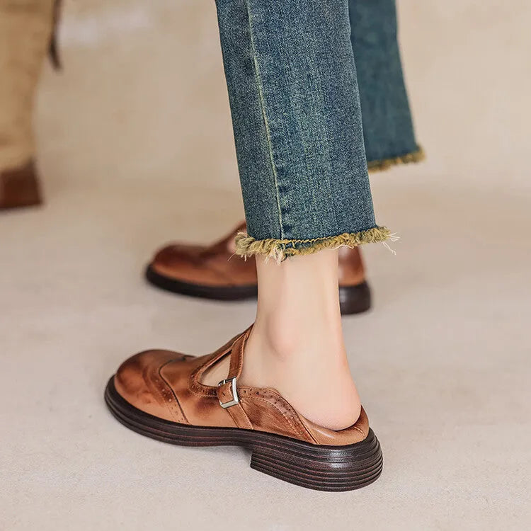 Women's black and brown British style flat leather shoes with round toe design