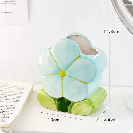 Ceramic floral pattern storage box for pens measuring 11.8x5.8x10cm