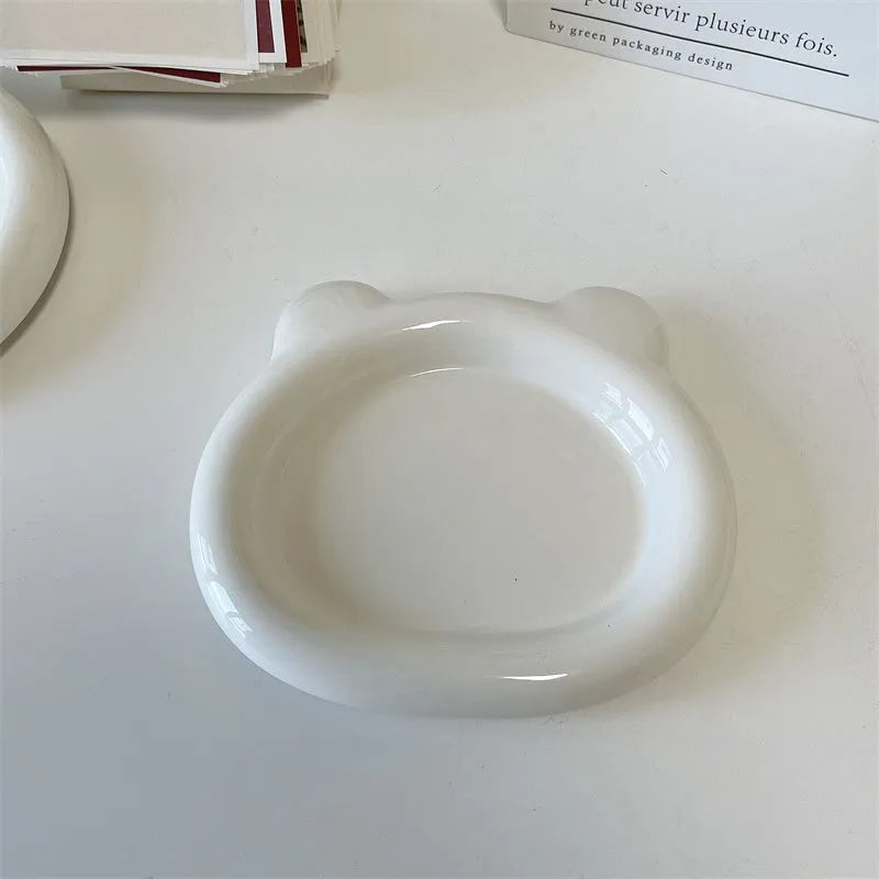White porcelain plate with ins style doodle or bear toot pattern, shown in 15cm and 20cm sizes.