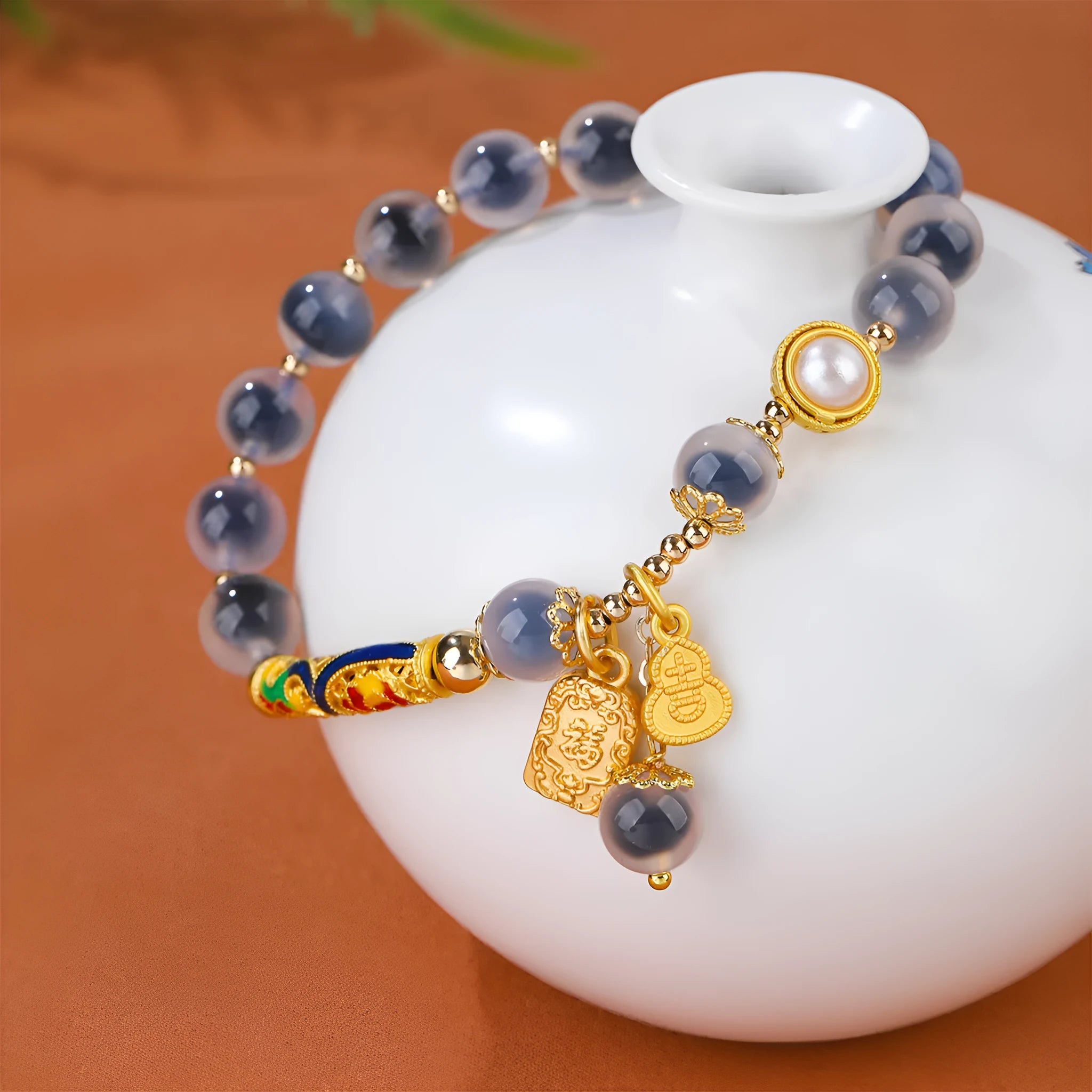 Sugar heart agate bracelet with retro minority design and adjustable closure