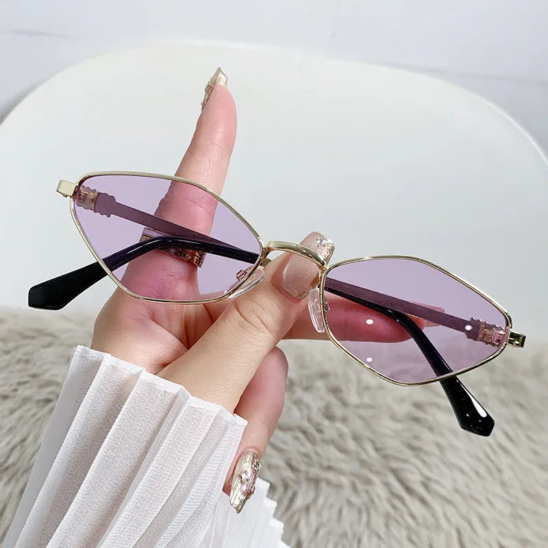 Metal small frame cat eye sunglasses with gold frame and grey lenses