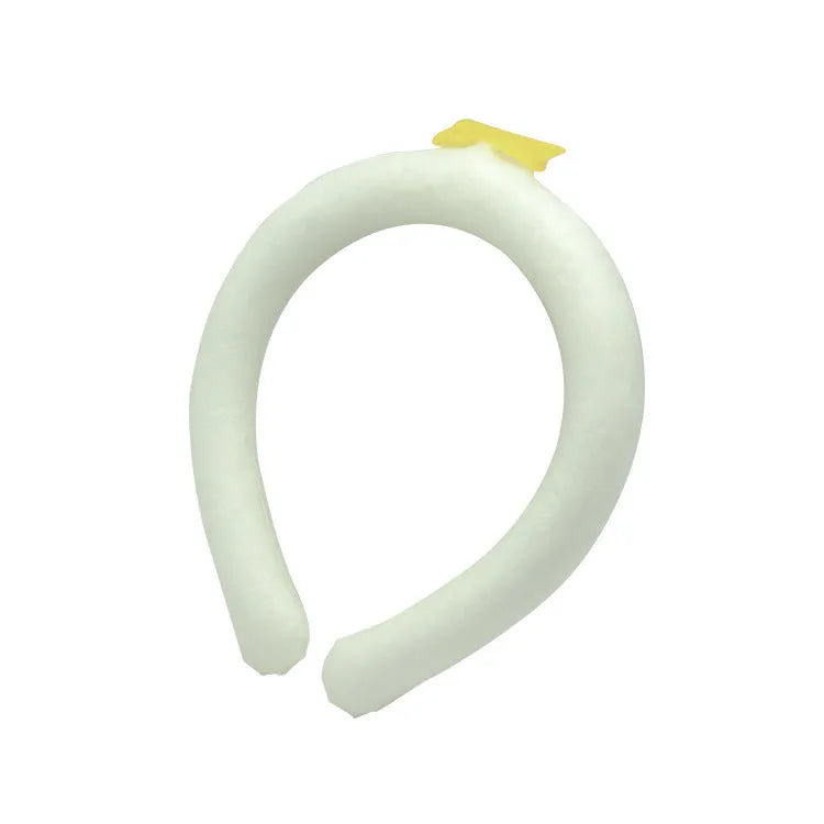 PVC cooling neck ice ring for outdoor sports in blue, showing neck-worn design for heatstroke prevention.