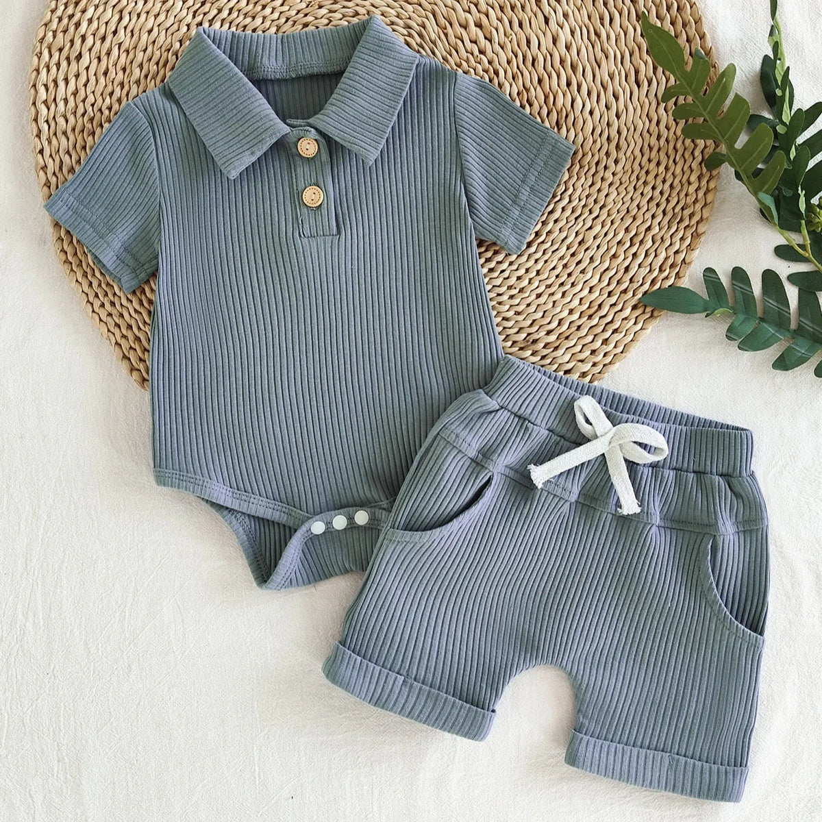 Boys' short sleeved Kazakhstan two-piece polyester suit with letter pattern in army green and navy blue