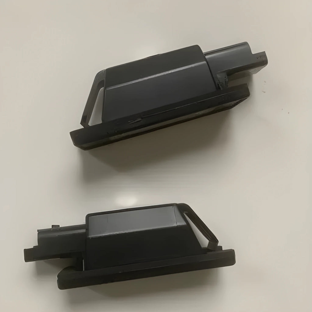 Pair of 6340F0 car license plate lamps, each 20x20x10cm, for vehicle number plate illumination