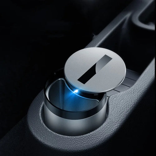 Automatic opening and closing ashtray in secret silver colour, 7x10cm size for car or desk