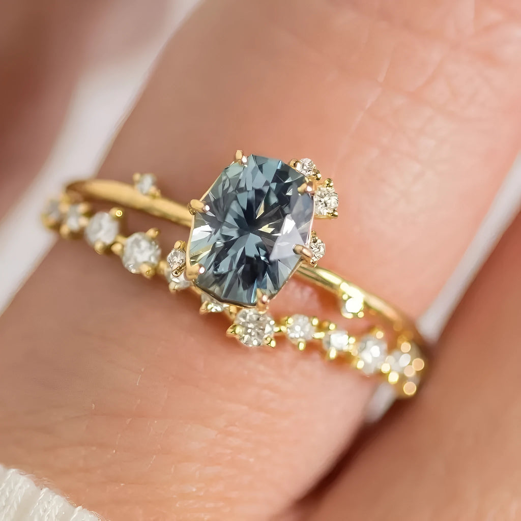 Gold plated floral shaped women's ring with green zircon stone details on alloy band