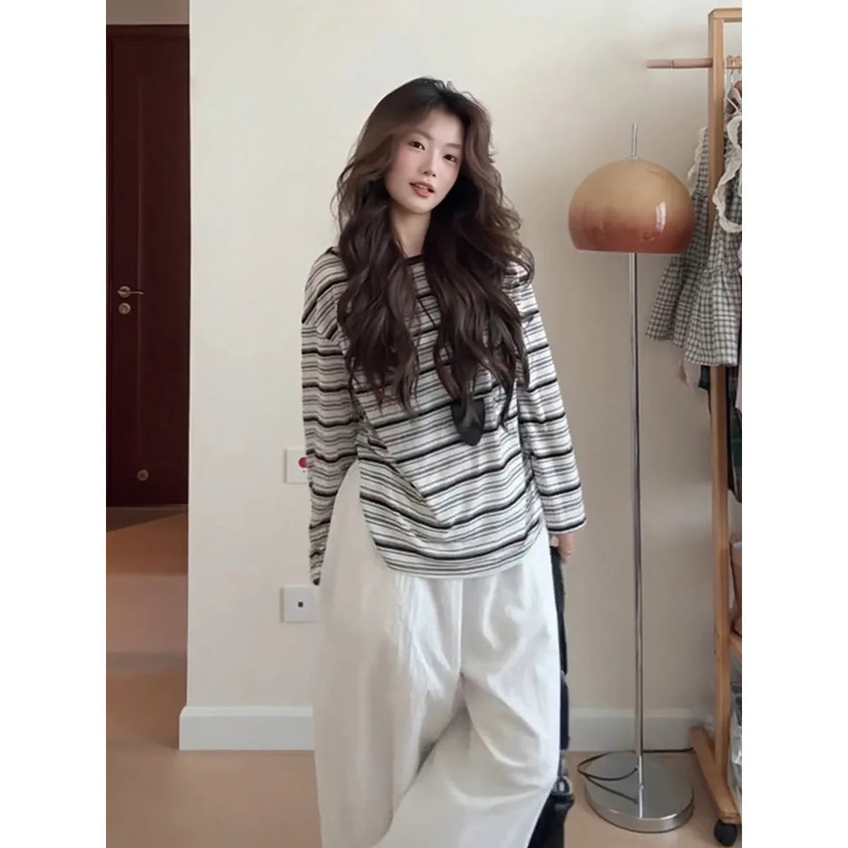 Black stripes long sleeve polyester t-shirt with relaxed fit for women