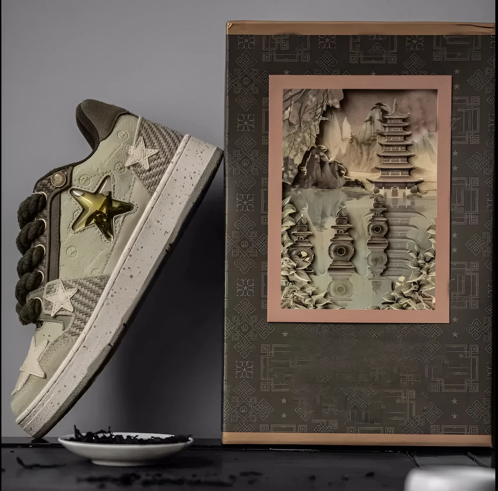 Green Small Crowd Original casual sneakers with star pattern and white laces.