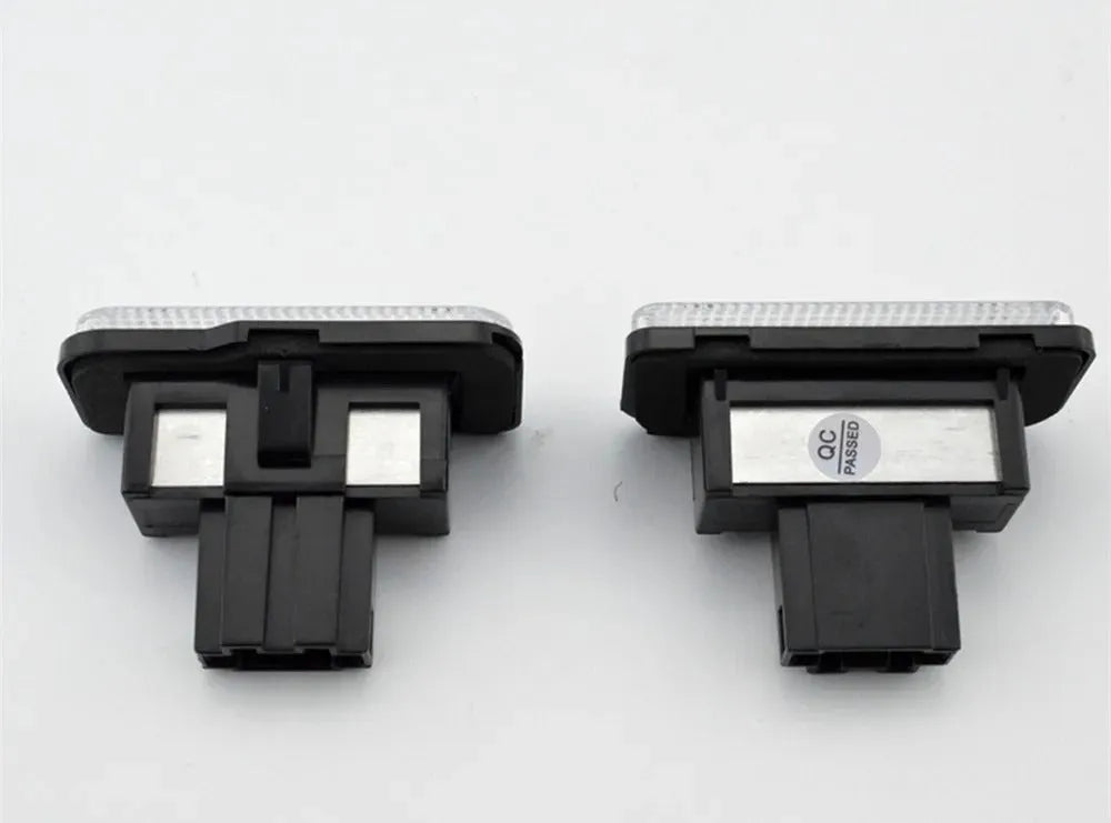 Mercedes Benz LED licence plate light unit showing white PC housing and 18 LED beads.