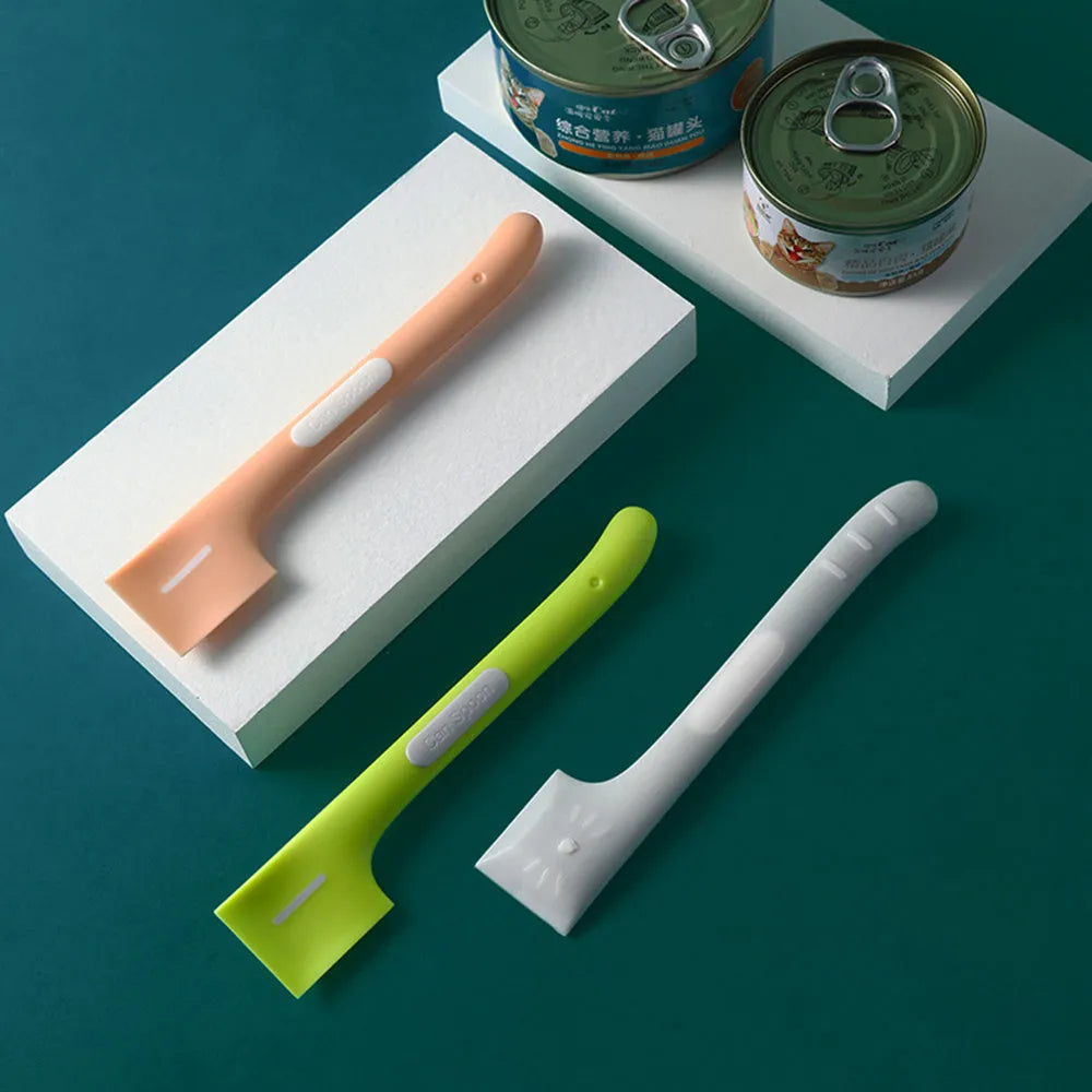 Long-handle pet feeding spoon with right-angle design for canned wet food