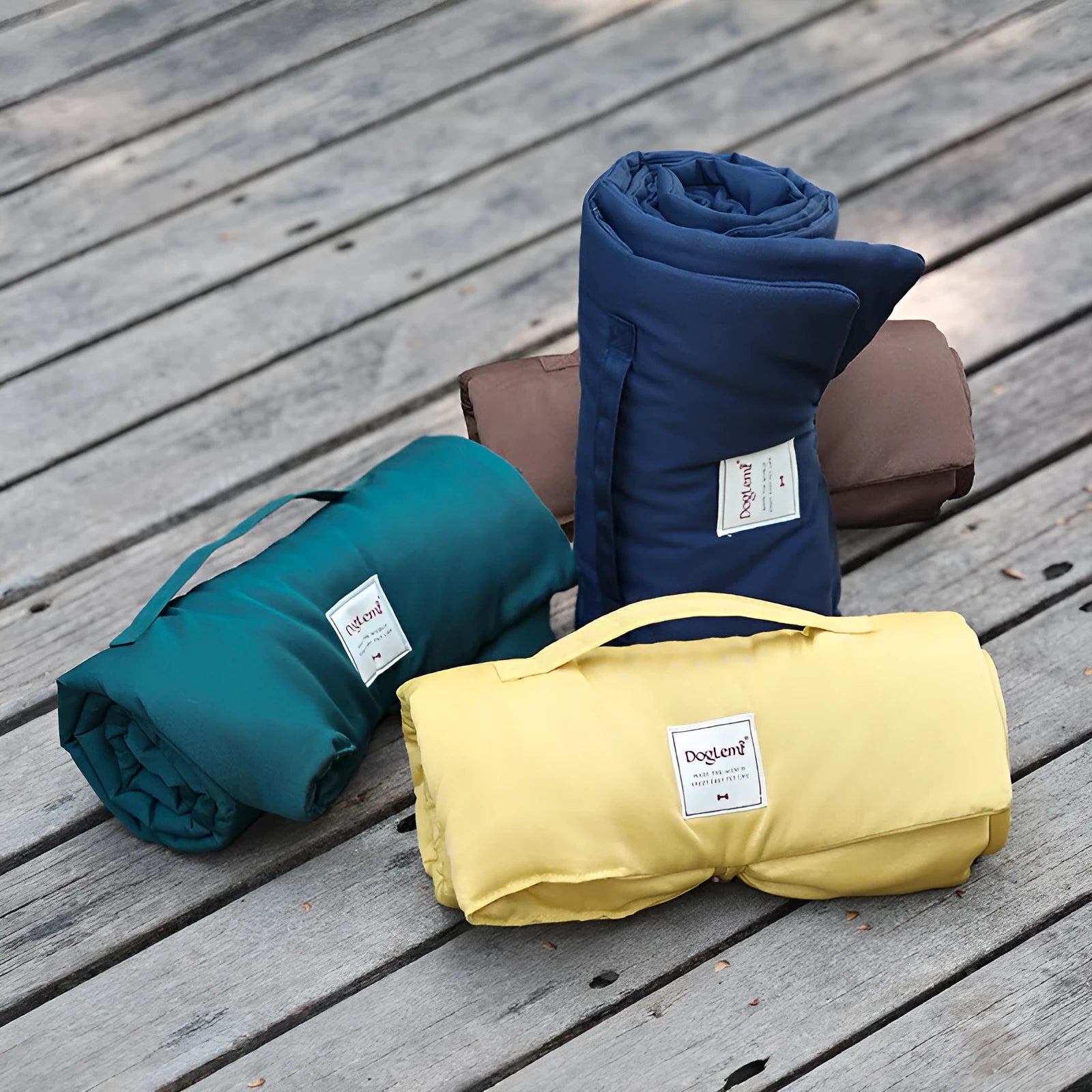 Waterproof foldable cotton dog mattress in yellow, green, brown, blue colours for kennel bed
