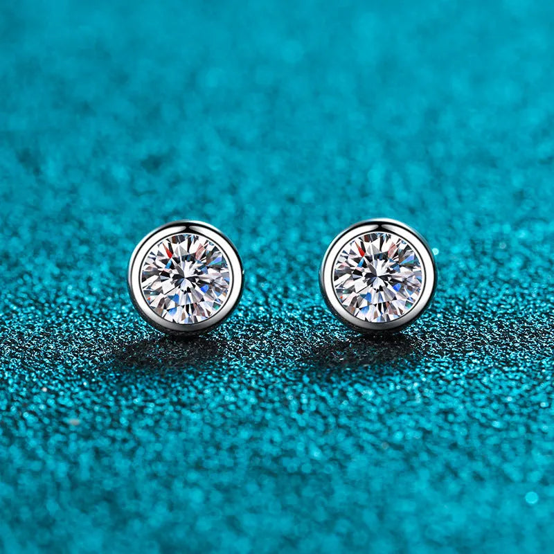Geometric gold-plated sterling silver women's earrings with a moissanite or zircon centre stone.