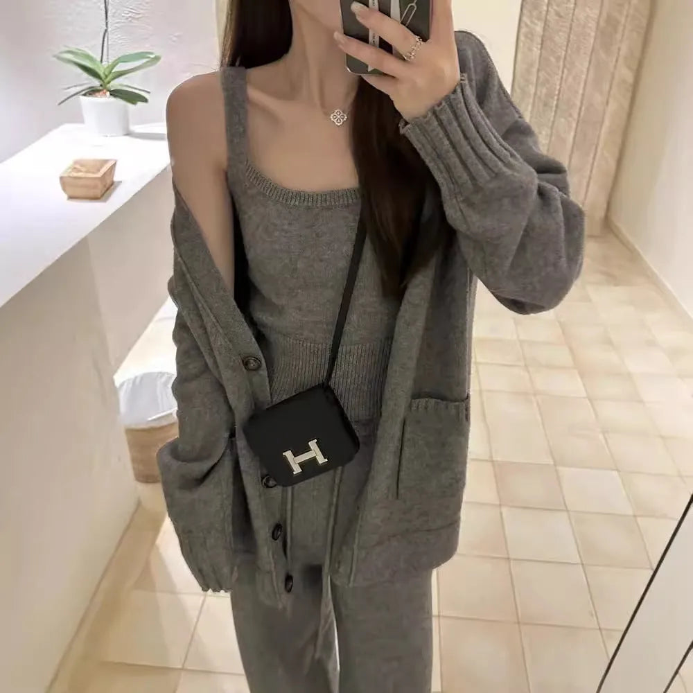 Women's knit cardigan suspender trousers three-piece set in wool blend fabric with loose Japanese Korean style