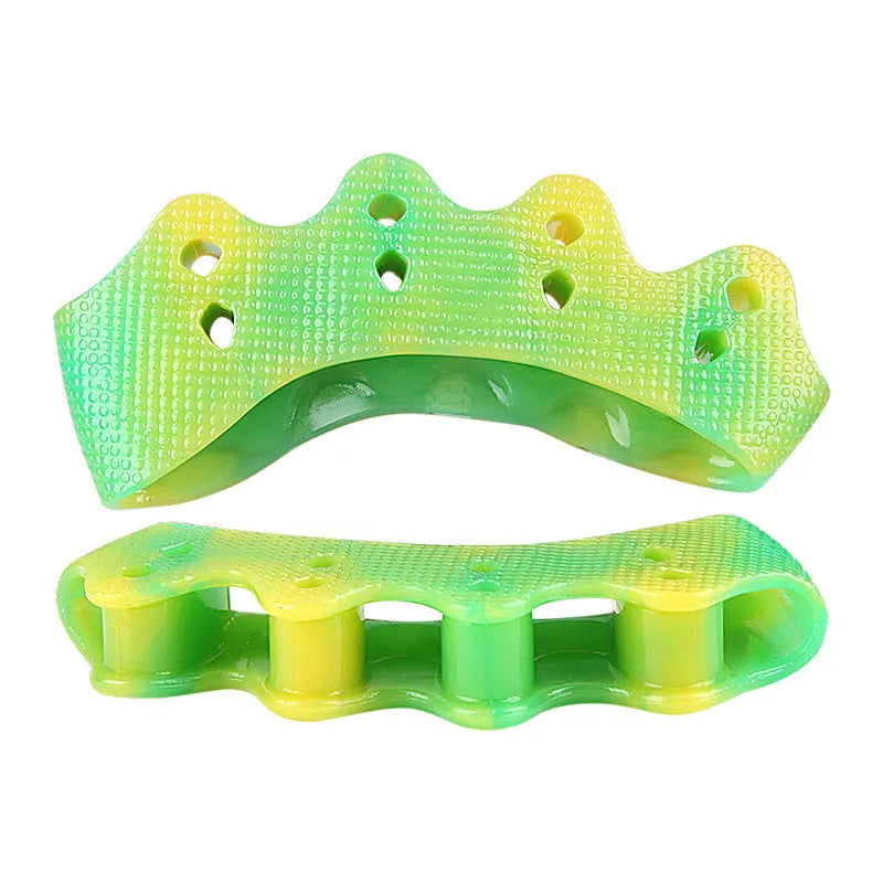Five-hole toe separator in gradient colour made from soft SEBS material for valgus correction