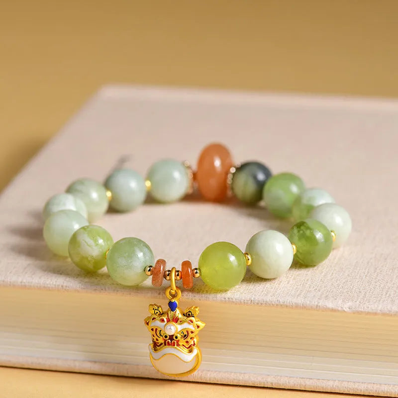 Green milk-in-water jade bracelet with geometric retro style and Xingshi pendant