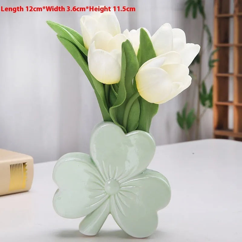 European-style white porcelain ceramic vase in light green, pink, red, or white colour for desktop flowers.