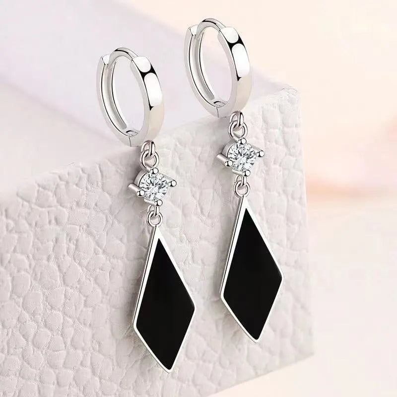 Vintage silver geometric diamond clip-on earrings with zinc alloy construction