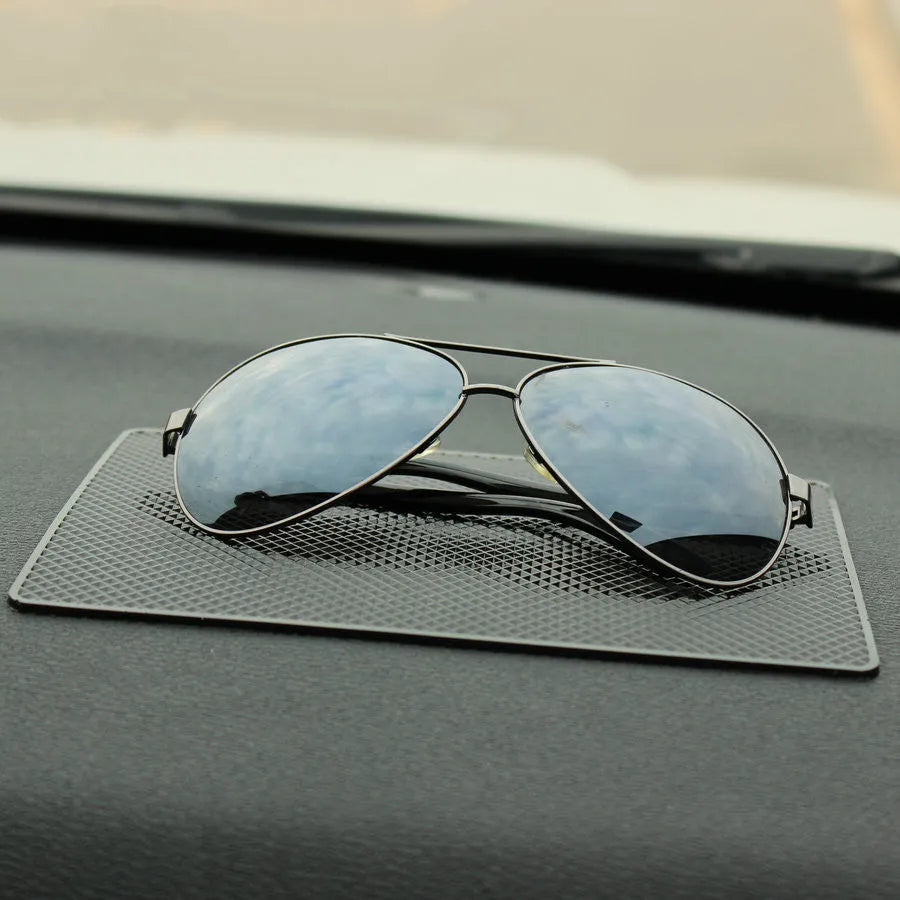 Latex mesh non-slip car mat 18x13cm in Dermatoglyph colour for dashboard use