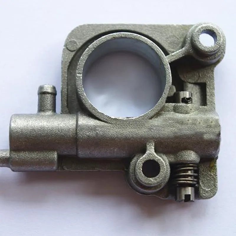 CS-350 CS2600-2700 chainsaw oil pump accessory in photo colour for agricultural use