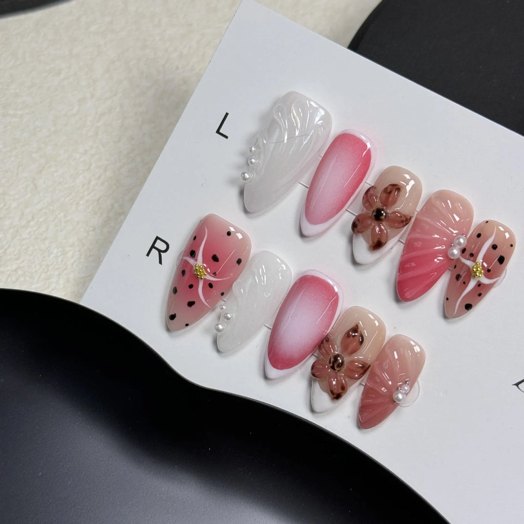 Almond-shaped nail art patch with embossed candy pattern, shown in sizes XS, S, M, L.