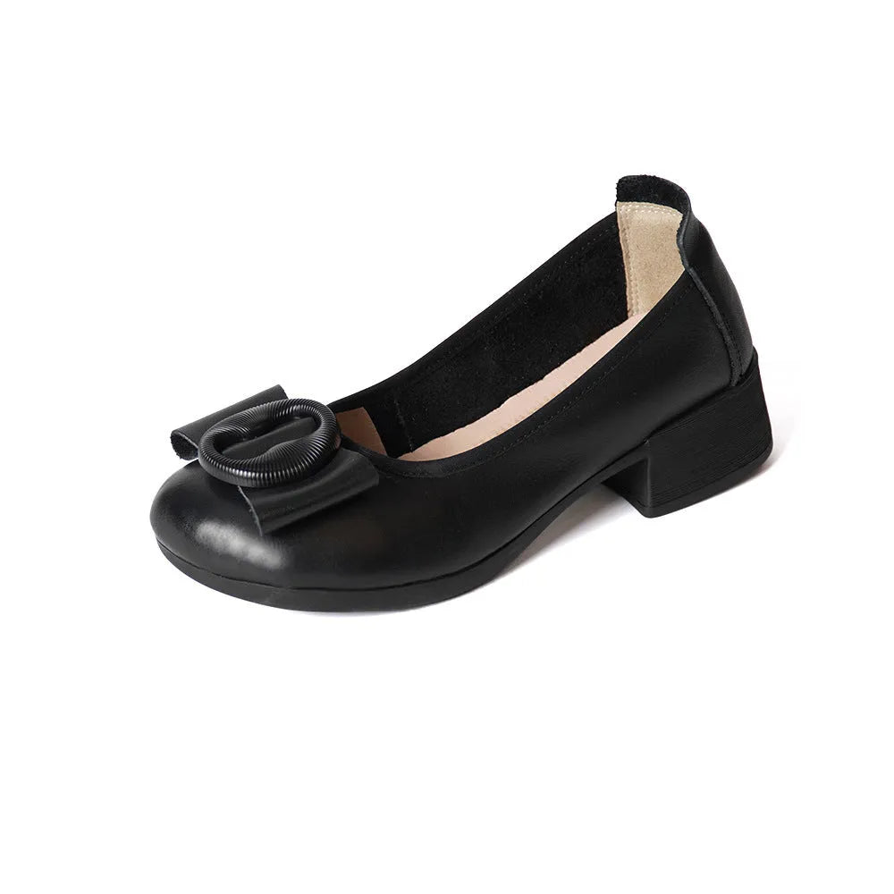 Low-cut women's slip-on pumps in genuine cowhide with round toe and mid wedge heel, black or brown