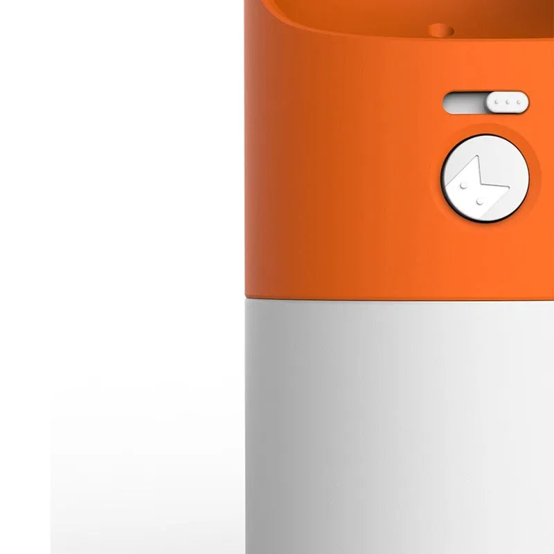 Moestar Rocket pet drinking cup in white-grey colour with one-button lock system and 270ml capacity