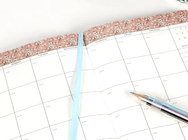 Leather wireless bound notebook with Daolin paper in A5 size showing smooth paper surface and leather cover