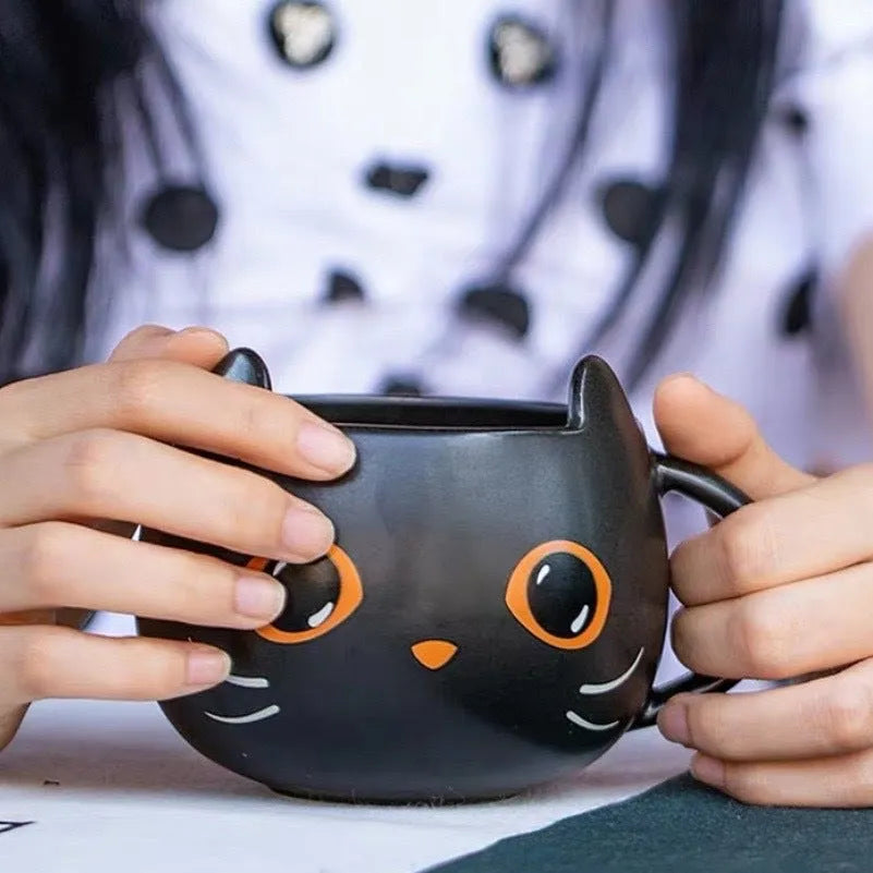 Black ceramic cat-shaped mug with pumpkin and spoon lid design for couples