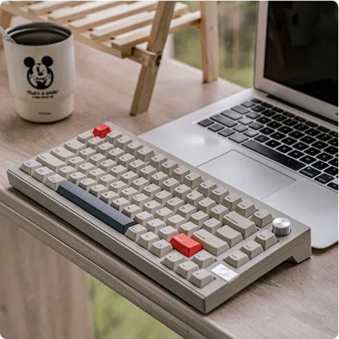 Chidu V75 CNC aluminum mechanical keyboard with 81 keys, RGB lighting, and frosted gray shaft on a desk
