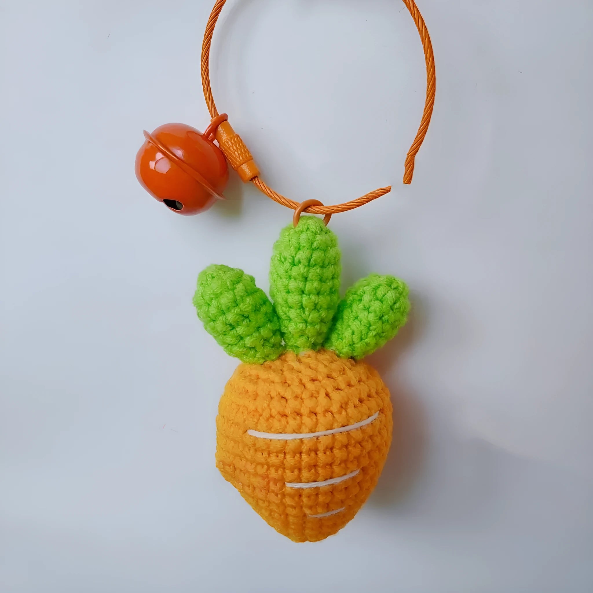 Soft wool cartoon carrot keychain pendant on a 15cm rope.