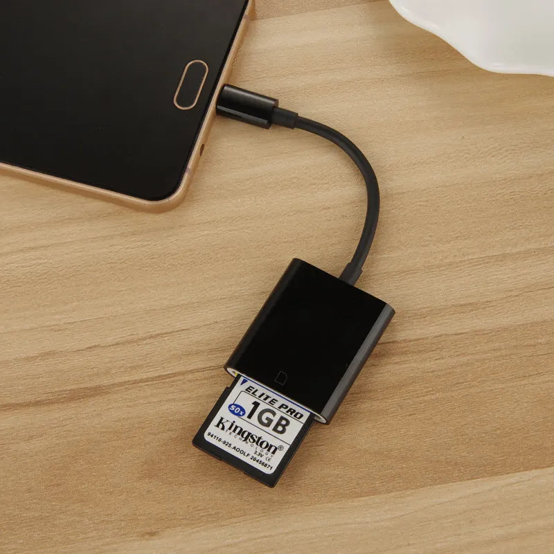 SD card reader with USB 2.0 interface, 10cm length, black colour, on a white background