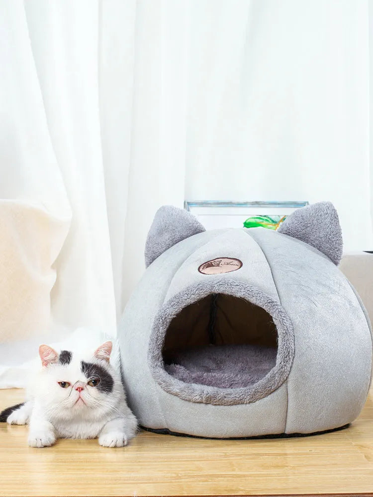 Original Cat Head Nest enclosed cat bed in grey, side view with hooded entrance, size M 33x33x33 cm