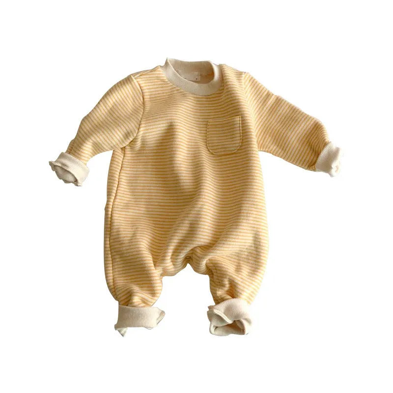 Striped baby jumpsuit with long sleeves and hidden buttons in yellow or black fleece-lined fabric