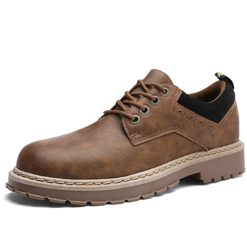 Men's low-top casual shoes in black with a round toe, front tie laces, and a rubber sole.