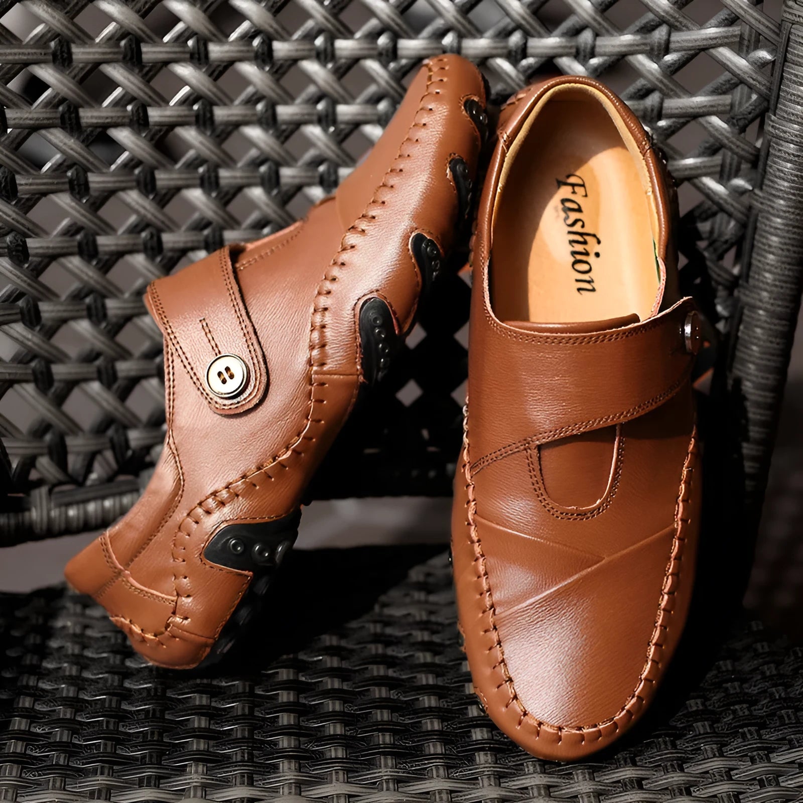 Men's Korean fashion casual leather shoes with microfiber upper, front lace, round toe, low heel, black colour