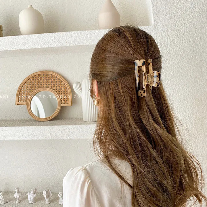 Geometric acetic acid hair clip in beige handmade finish L size 10cm women's hair accessory