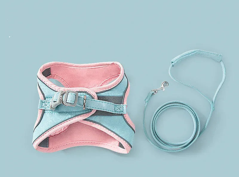 Cat traction rope chest strap in deerskin velvet with reflective strip and 360-degree wrap design