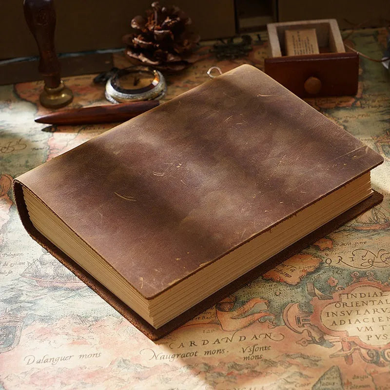Handmade cowhide leather notebook with 200 pages of 120gsm Daolin paper in brown