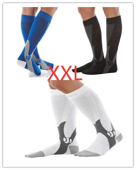 Graduated compression socks for men and women in athletic fit with circulatory support