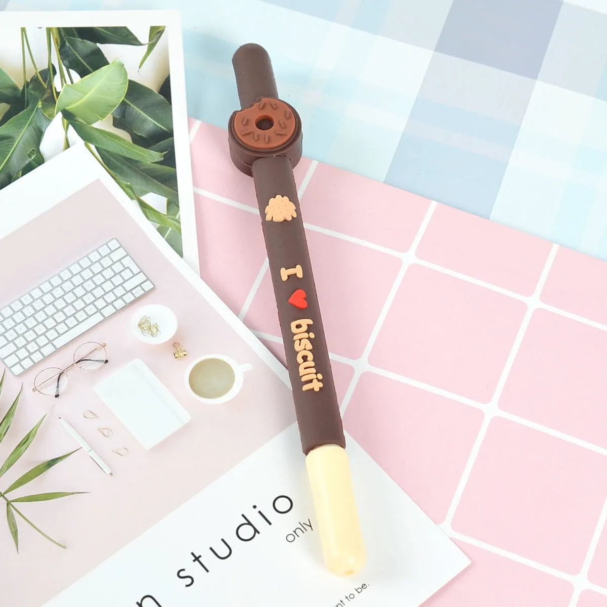 Korean soft gel chocolate stick scented needle tube gel pen with 0.5mm tip and strawberry fragrance