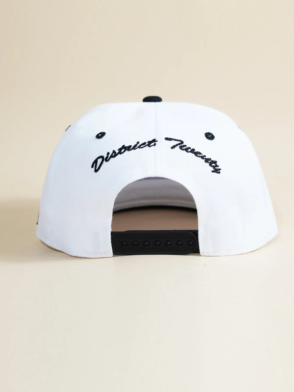 Adjustable baseball cap with Korean N86 letter design in black for sun protection