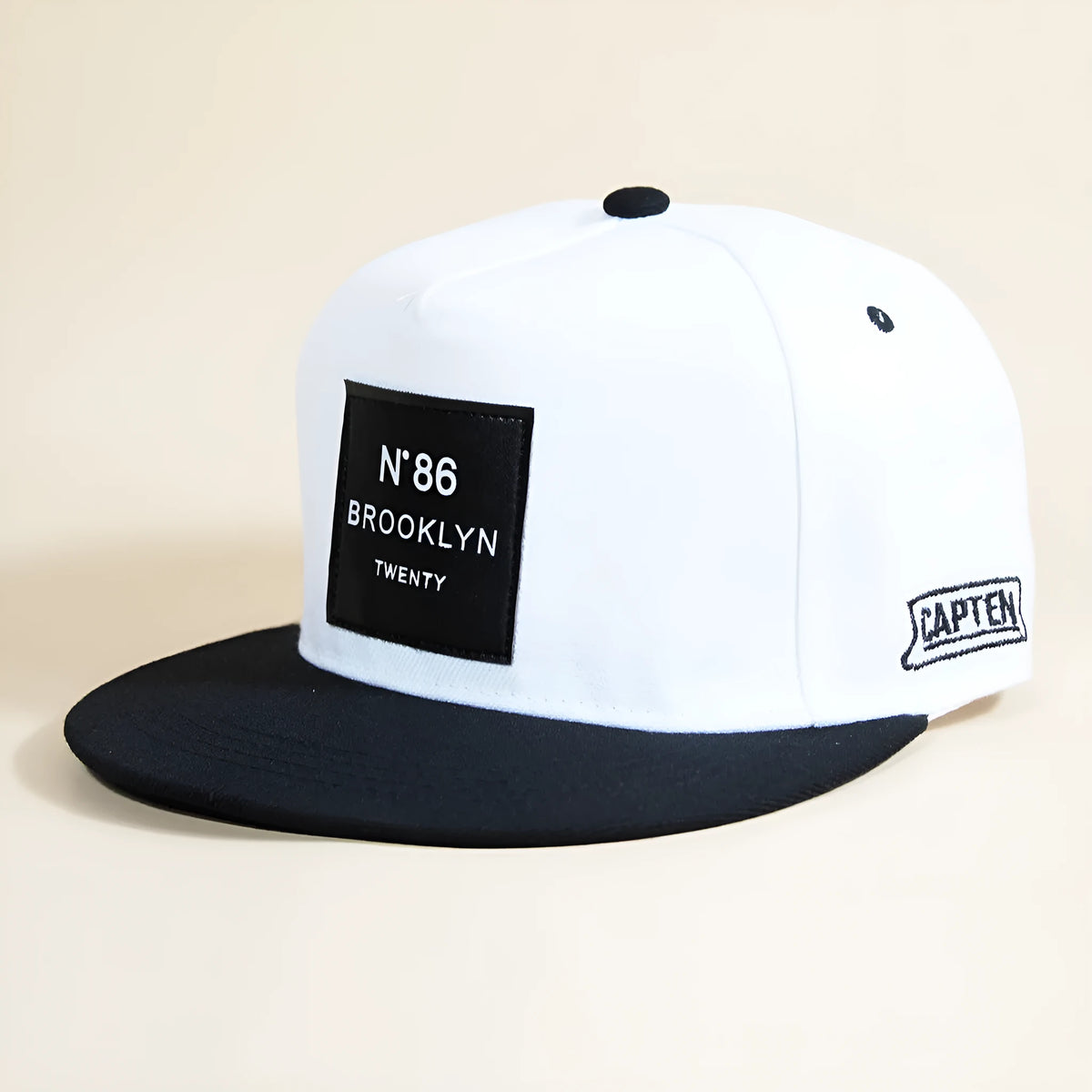 Adjustable baseball cap with Korean N86 letter design in black for sun protection