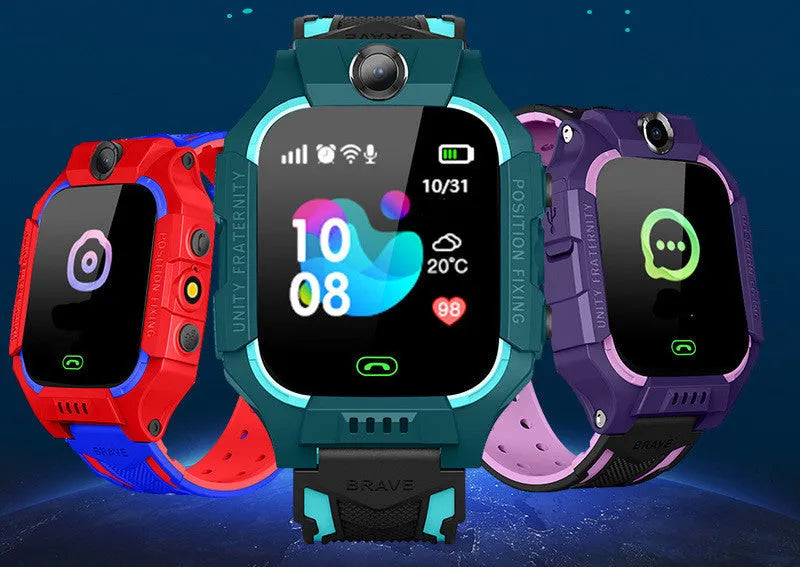 Z6 Q19 children's smart watch in green colour with a 1.44-inch touch screen on a wrist.
