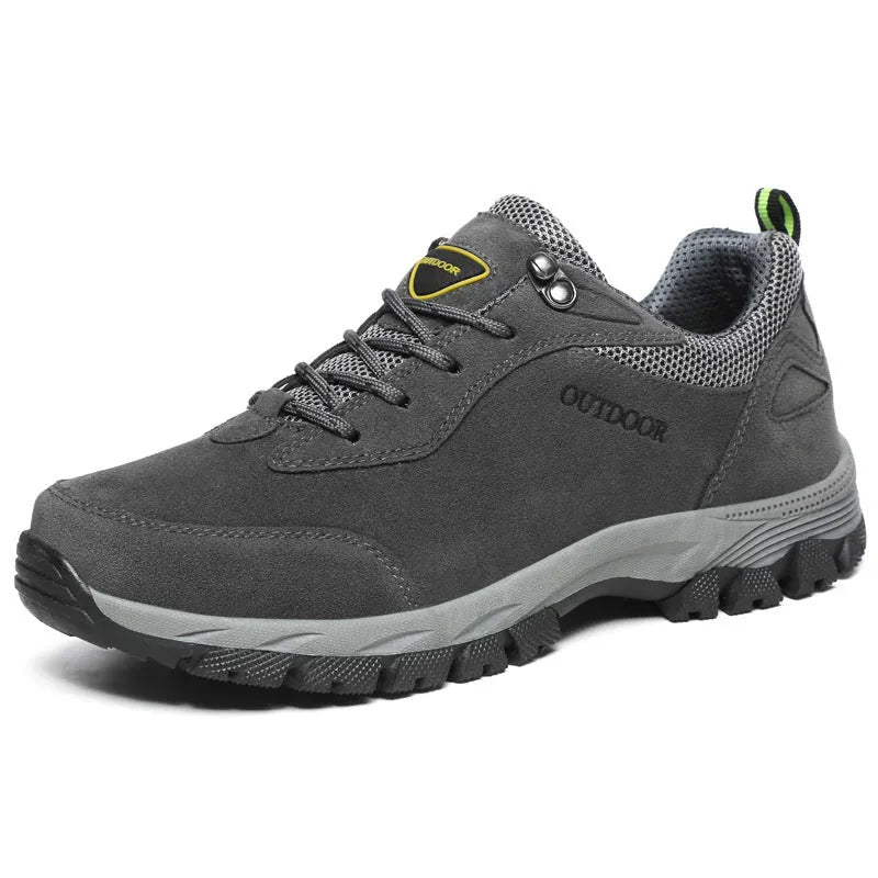 Men's low-cut hiking shoe in army green colour showing mesh lining and viscose sole.