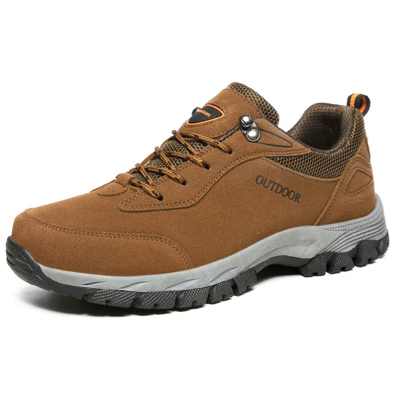Men's low-cut hiking shoe in army green colour showing mesh lining and viscose sole.