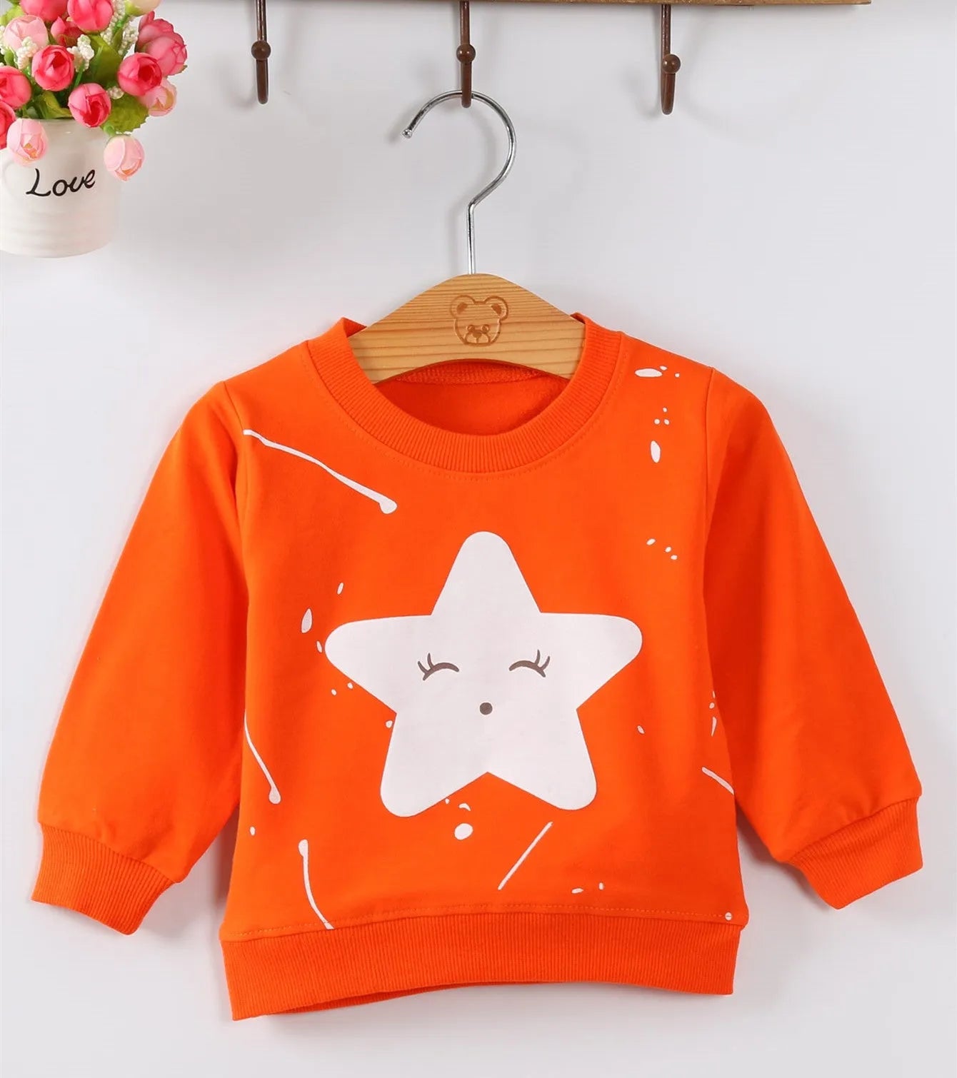 Korean-style cartoon print sweatshirt for baby girls in autumn colours