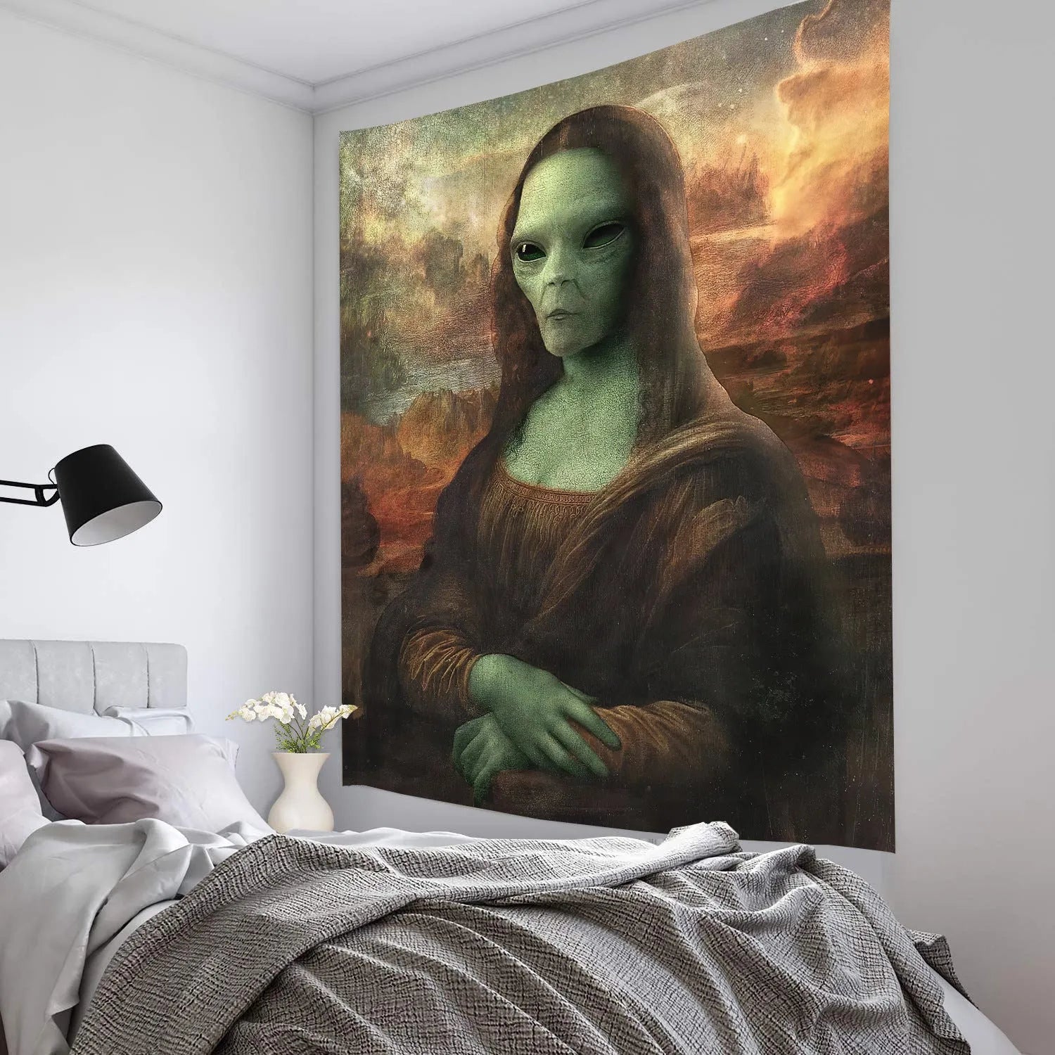 Rectangular machine-woven polyester alien tapestry in American style, size option 150x130cm