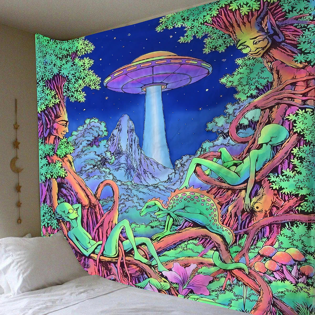Rectangular machine-woven polyester alien tapestry in American style, size option 150x130cm