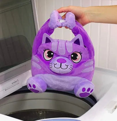 Portable children plush lunch bag with thermal insulation, green blue pink purple colours, on a white background